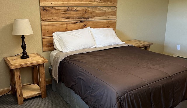 Tahquamenon Suites Lodging - One Bedroom Suite #6