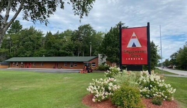 Tahquamenon Suites Lodging - Double Queen Suite