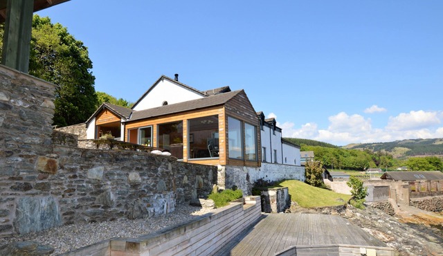 Taigh Na Mara, luxury villa on Private beach, sleeps 10