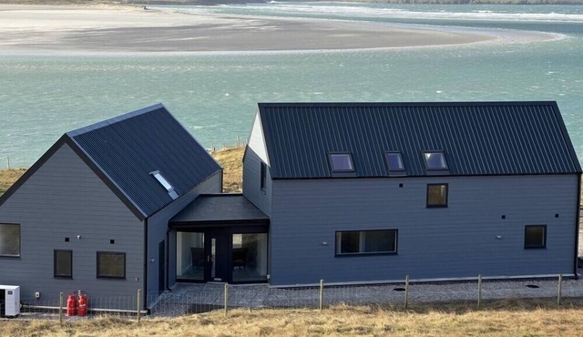 TAIGH RONA, pet friendly, with a garden in Tarbert Isle Of Harris