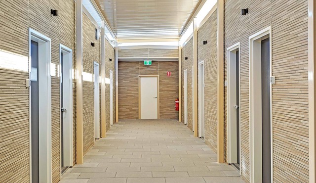 Tailem Bend Multi-Unit House: Accommodation up to 44 Guests in 22 Luxe Rooms