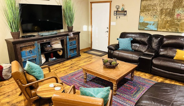 Tailwaters Trout and Lake Retreat! Inviting home minutes to River and Lake!