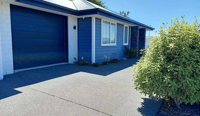 Taita House 2 Bedroom Flat (Near Christchurch)