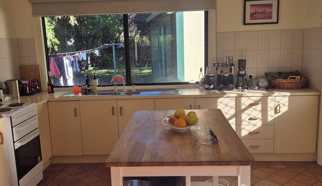 Take a beach shack break in simple setting, a step to Port Wilunga Esplanade.