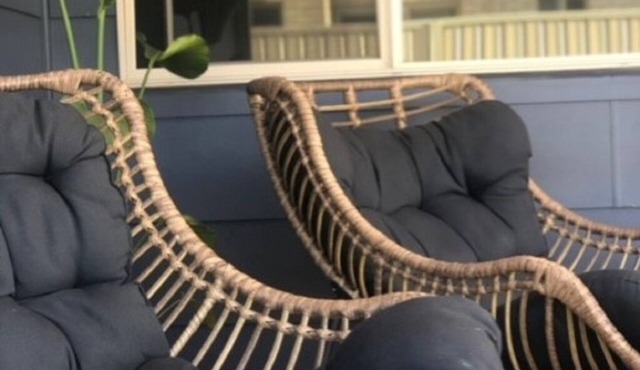 Take a break at Sea Esta. Pet Friendly.