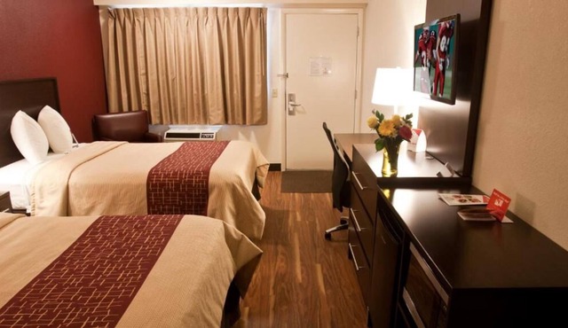 Take An Amazing Vacation! 2 Pet-Friendly Units, Minutes to Riverside Drive