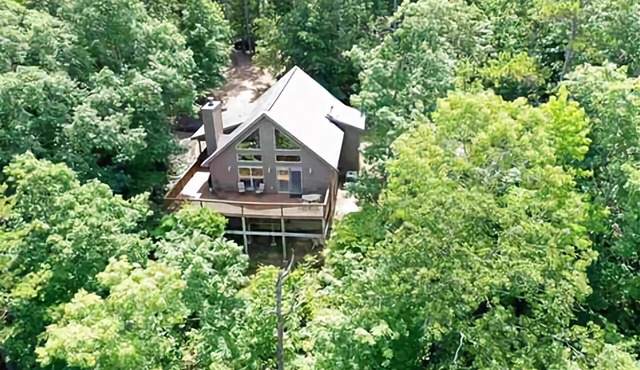 Take it easy and take in the view! Get Away on Greers Ferry Lake-Shirley, AR