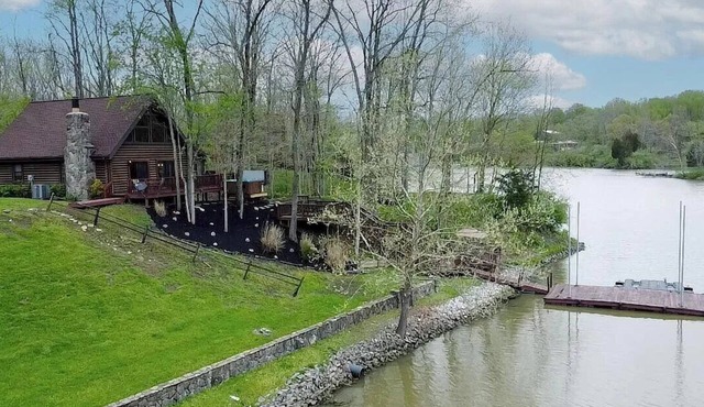 Take it easy at this unique, tranquil, and shorefront getaway.