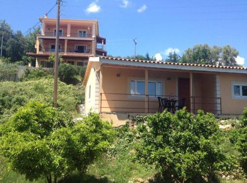 Takis & Eirini Family Apartments