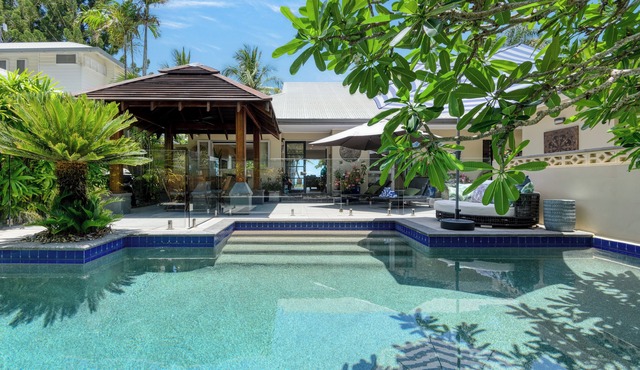 Tali Beachfront Retreat – Luxury & Seclusion at Oak Beach