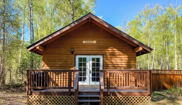 Talkeetna Wolf Den Cabin - Cozy cabin living!