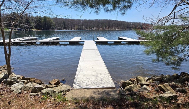 Tall Pines | Charming 5BR Getaway w/Lake Access, Hot Tub & Fireplace