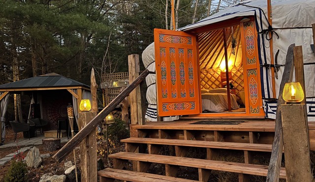 Tall Pines Nature Retreats - L’Orange Yurt