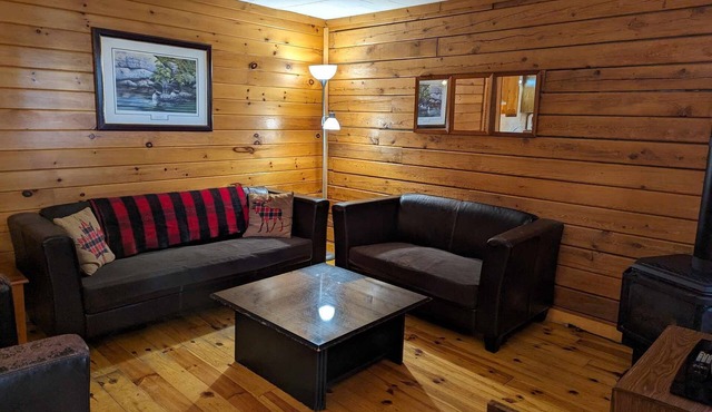 Tall Timbers cottage is located on 100 kilometers of beautiful, tranquil river