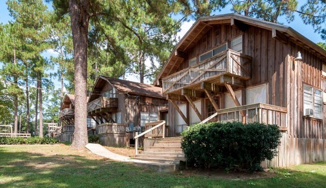 Tall Timbers Retreat All 6 Cabins & Dining Lodge