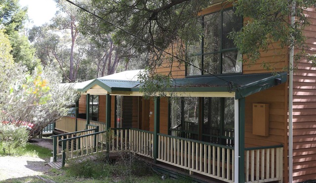 Tall Timbers, Tall Timbers Six Bedroom Holiday House in Halls Gap