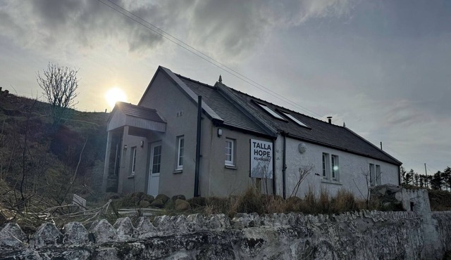 TALLA HOPE, pet friendly, character holiday cottage in Duntulm