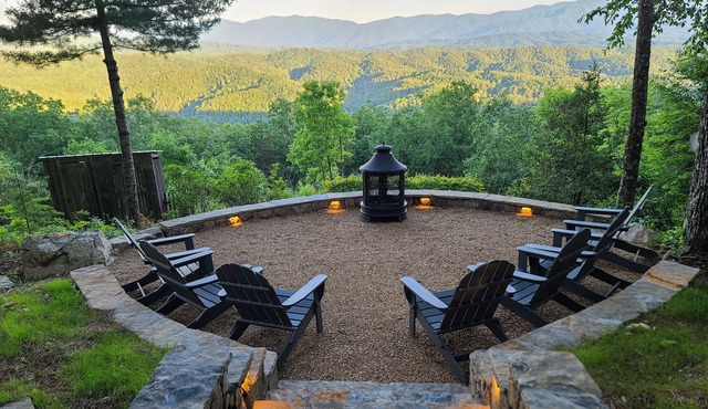 Tallassee Family Home w/Stunning Smoky Mtn Views