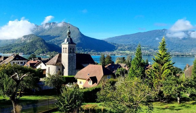 Talloires Village/New Residence/Beach on foot
