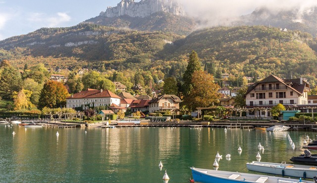TALLOIRES village- Le Port, Duplex face à la plage