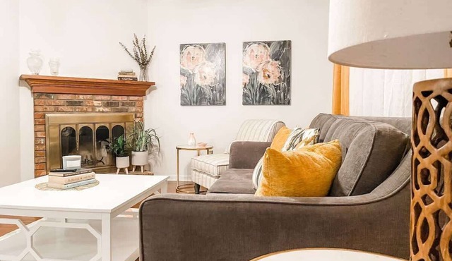 Tally Town Gem: 2BR/2BA Townhome, Sleeps 6!