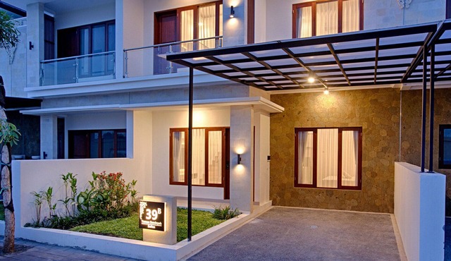 Taman Seminyak Suites