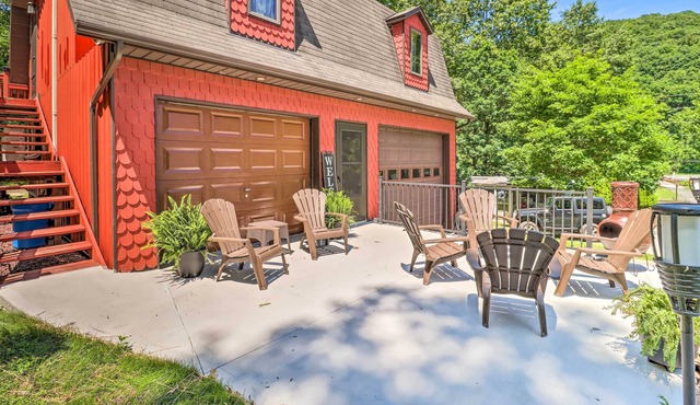 Tamaqua Apartment w/ Fire Pit & Gas Grill!