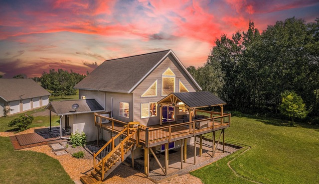 Tamarack Tranquility: Lake Retreat w/ Fireplace!
