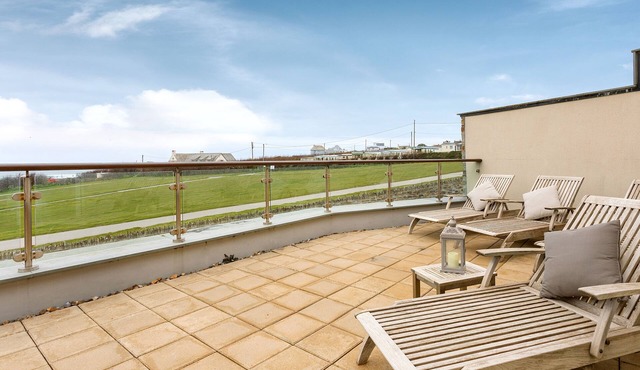 Tamarisk, Treyarnon Bay - a cottage that sleeps 7 guests in 4 bedrooms