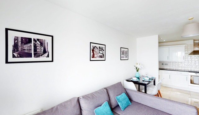 Tamblin Lodge - Bright, Modern, Fresh Apartment