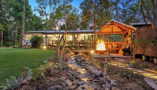 Tamborine Creek Stay | Cosy Fireplace, Theme Parks & Mount Tamborine