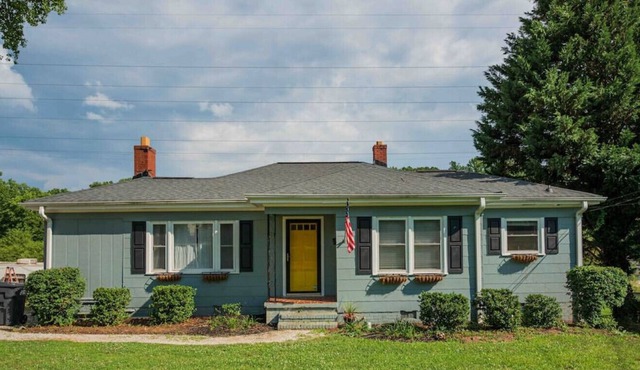 Tamerlane Place-- 5 min to Furman, 10 to Downtown!