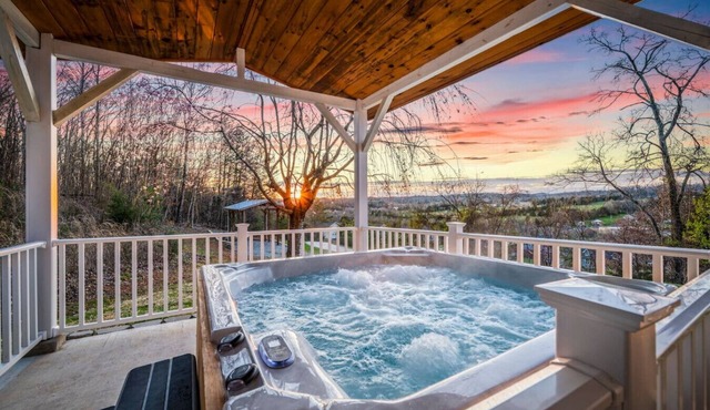 Tami's Dream: 3BR w/Hot Tub + Grill + Games | Great Location!