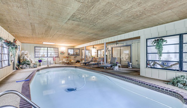 Tampa Area Home w/Indoor Pool, Families Welcome!