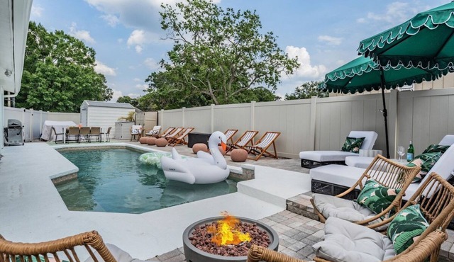 Tampa Bae House · Spacious South Tampa Home with Heated Pool + Patio