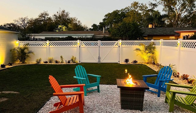 Tampa Bay Area Cottage w/Gas Grill and Fire Pit!