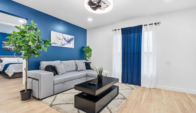 Tampa Bay Gem: 2BR Modern Apartment Hideaway