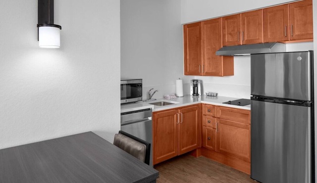 Tampa Bay Retreat: Kitchen Suites, Outdoor Pool & Breakfast | 4 Units
