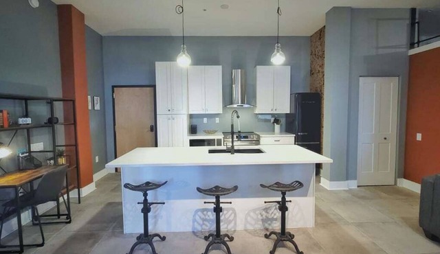 Tampa FL condo · Beautiful & Amazing Loft Oasis!