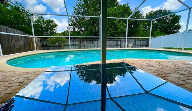 Tampa Getaway Heated Pool House