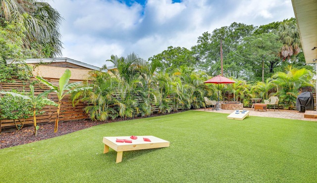 Tampa Home w/Fire Pit, Yard, Cornhole + More!
