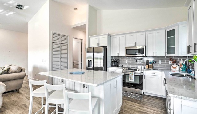 Tampa House w/Patio, Near Downtown & Beaches!