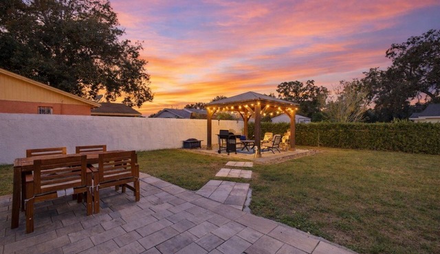 Tampa Retreat w/Gazebo + Ice Tub Oasis