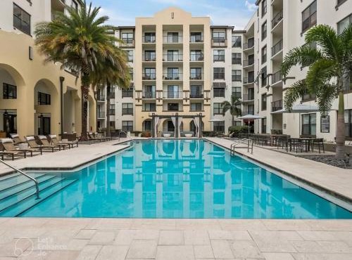 Tampa Tropical-10 Min to Airport