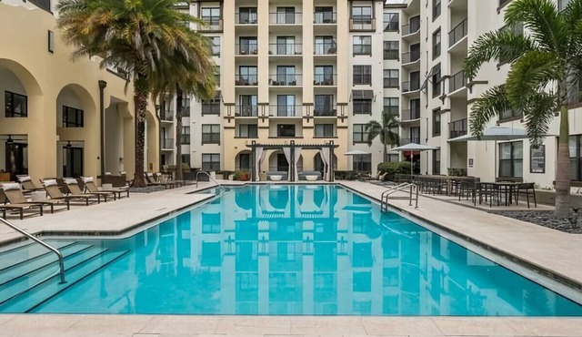 Tampa Tropical-Heated Saltwater Pool-10 Min to TPA