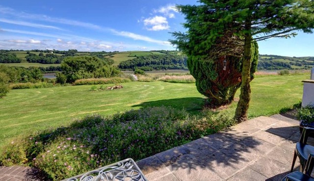 Tan y Lan Fach in Carmarthen