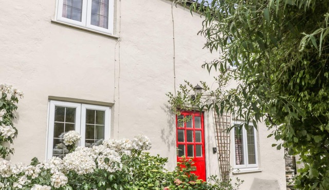 TAN Y RHOS ISA, pet friendly, with open fire in Glyn Ceiriog