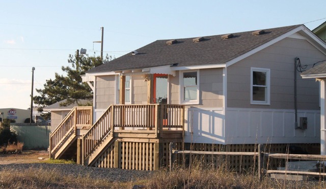 Tandem Cottage: Cozy Coastal Cottage, Short Walk to the Sand!