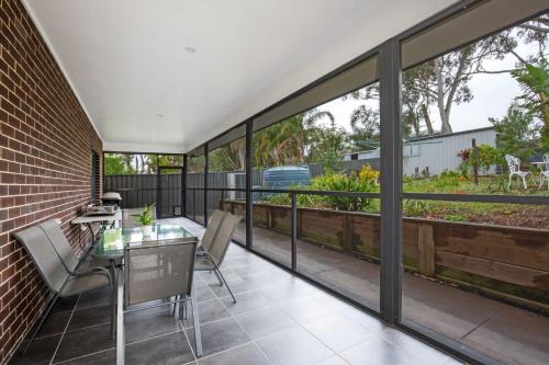 Tangerine - Pet Friendly - 3 Mins Walk to Beach