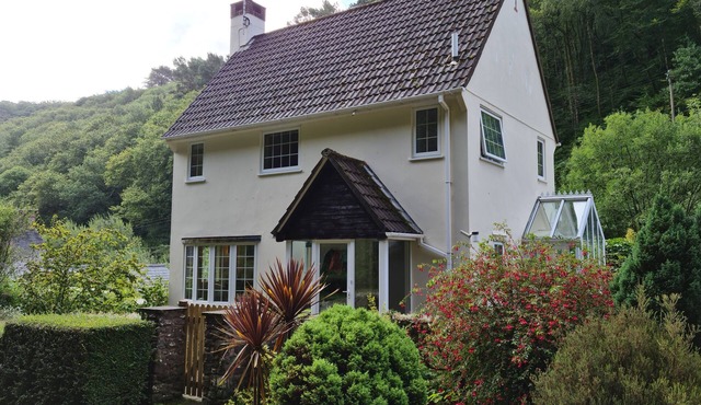 Tanglewood: idyllic two-bedroom cottage in Exmoor National Park